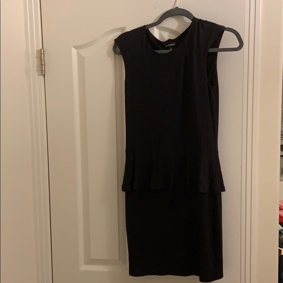Le chateau size small— worn once, great condition - Picture 2 of 3